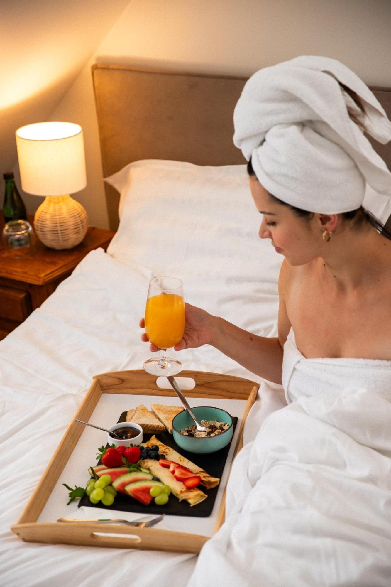 Wągrowiec Mieta Bed & Breakfast エクステリア 写真