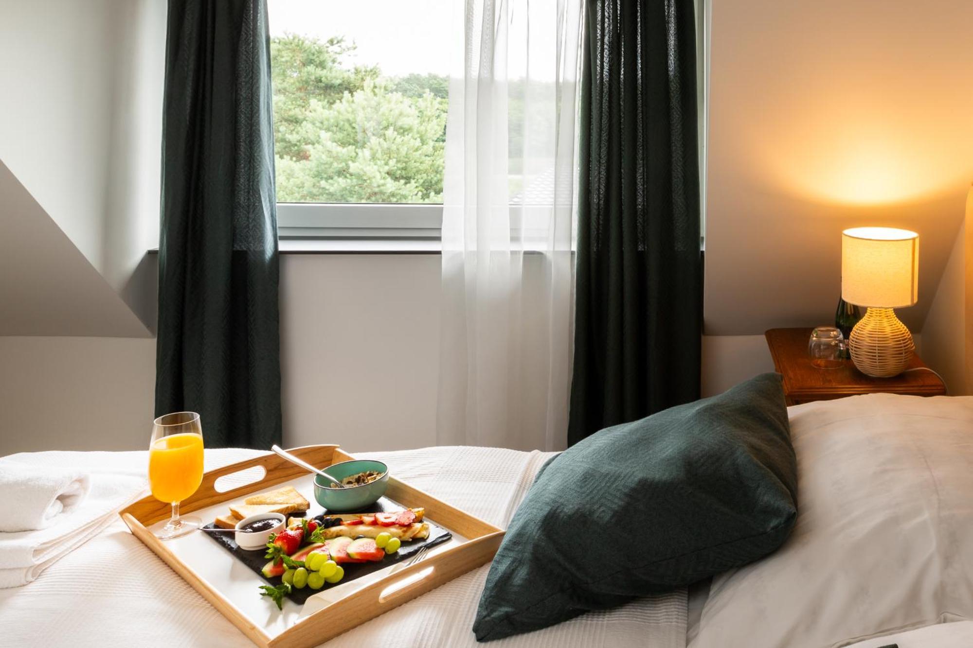 Wągrowiec Mieta Bed & Breakfast エクステリア 写真