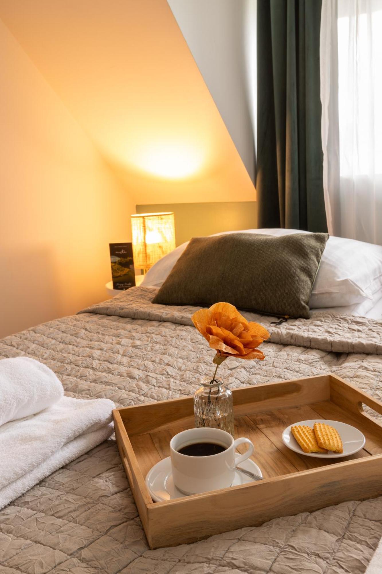 Wągrowiec Mieta Bed & Breakfast エクステリア 写真